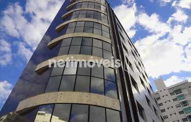 Imagem: O depósito possui 5 Vagas na garagem e 1400m² de Área e está