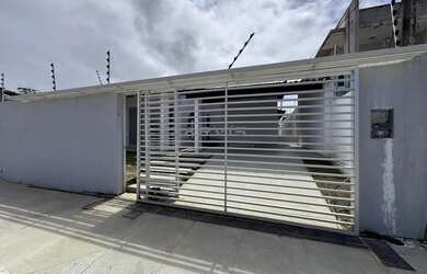 Imagem: A casa em condomínio possui 3 Dormitórios, 4 Banheiros, 2