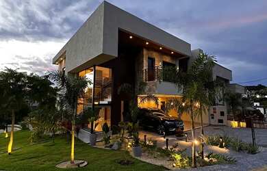 Imagem: A casa em condomínio possui 5 Dormitórios, 5 Banheiros, 5