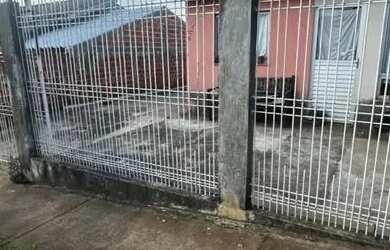 Imagem: A casa possui 2 Dormitórios, 1 Banheiro, 2 Vagas na garagem