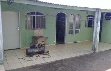 Imagem: A casa possui 2 Dormitórios, 1 Banheiro e está localizado