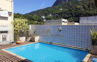 Imagem: O apartamento possui 4 Dormitórios, 4 Banheiros, 1 Vaga na