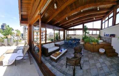 Imagem: O apartamento na cobertura possui 4 Dormitórios, 2 Banheiros