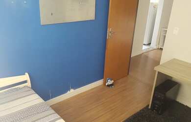 Imagem: O apartamento possui 2 Dormitórios, 1 Banheiro, 1 Vaga na garagem