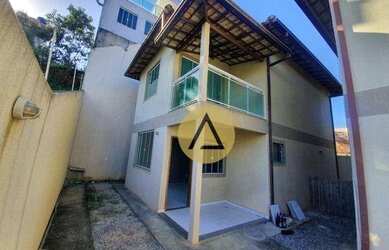 Imagem: A casa possui 2 Dormitórios, 1 Banheiro, 2 Vagas na garagem