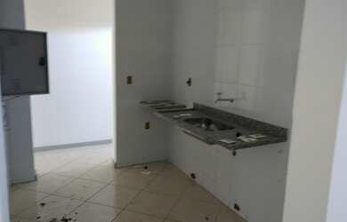 Imagem 13: Galpão com 2.200 metros no Civit II com dois pórticos 10 e 30 tonetadas