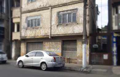 Imagem: A casa possui 5 Dormitórios, 4 Banheiros, 1 Vaga na garagem