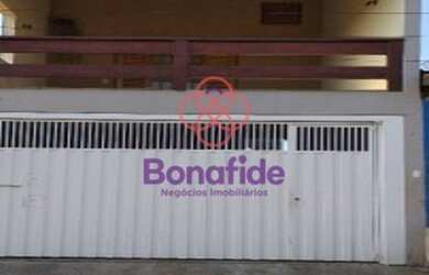 Imagem: A casa possui 2 Dormitórios, 3 Banheiros, 2 Vagas na garagem