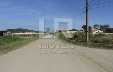 Imagem 6: Terreno arenoso, 450 m², Bairro residencial, 100 Metros Apierj CP-01Tr