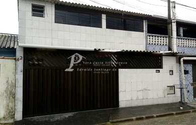 Imagem: A casa possui 4 Dormitórios, 3 Banheiros, 1 Vaga na garagem