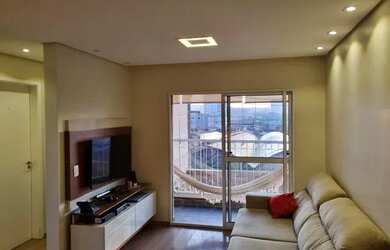 Imagem: O apartamento possui 3 Dormitórios, 1 Banheiro, 1 Vaga na garagem