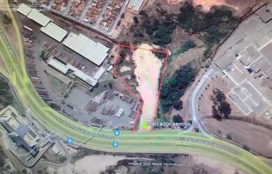 Imagem: O terreno possui 17.500m² de Área e está localizado em Vila