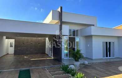 Imagem: A casa possui 2 Dormitórios, 2 Banheiros, 5 Vagas na garagem