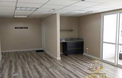 Imagem: O depósito possui 1 Vaga na garagem, 40m² de Área e está