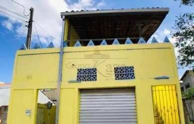 Imagem: A casa possui 5 Dormitórios, 3 Banheiros, 130m² de Área e