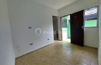 Imagem: A casa possui 1 Dormitório, 1 Banheiro e 38m² de Área e está