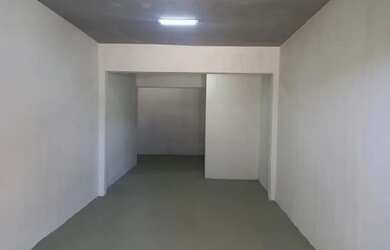 Imagem: O depósito possui 1 Vaga na garagem, 27m² de Área e está