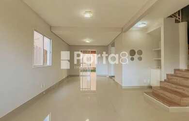 Imagem: A casa em condomínio possui 4 Dormitórios, 4 Banheiros, 2