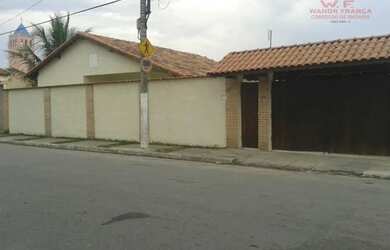 Imagem: A casa possui 2 Dormitórios, 1 Banheiro, 2 Vagas na garagem