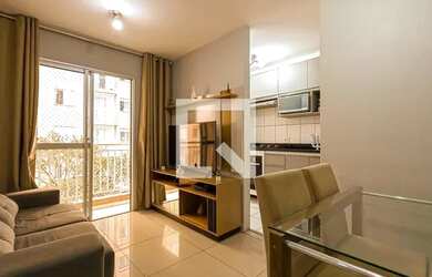 Imagem: O apartamento possui 2 Dormitórios, 1 Banheiro, 1 Vaga na garagem