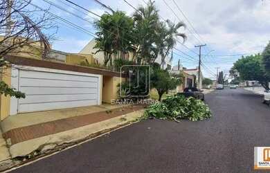 Imagem: O depósito possui 4 Vagas na garagem, 260m² de Área e está