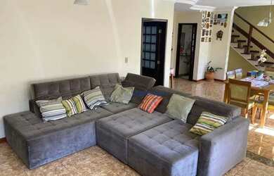 Imagem: A casa em condomínio possui 3 Dormitórios, 3 Banheiros, 2