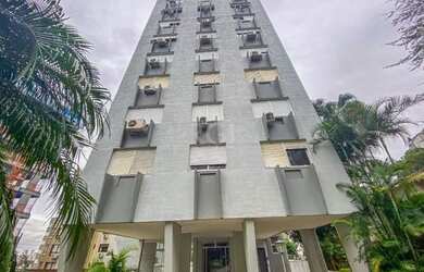 Imagem: O apartamento possui 3 Dormitórios, 1 Banheiro, 2 Vagas na