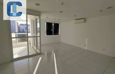 Imagem: O depósito possui 2 Vagas na garagem, 40m² de Área e está