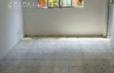 Imagem: O apartamento possui 3 Dormitórios, 1 Banheiro, 1 Vaga na garagem