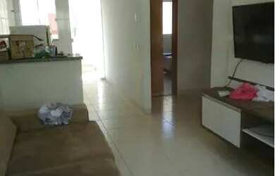 Imagem: A casa possui 2 Dormitórios, 1 Banheiro, 1 Vaga na garagem