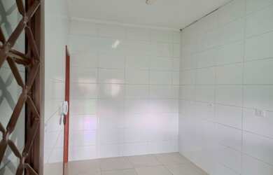 Imagem 9: Caparroz vendo - casa com terreno livre na frente