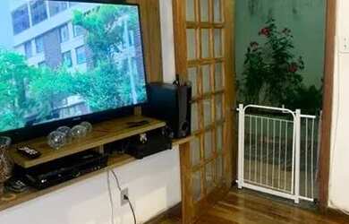 Imagem: A casa possui 3 Dormitórios, 2 Banheiros, 3 Vagas na garagem