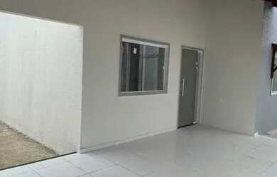 Imagem: A casa possui 3 Dormitórios, 1 Banheiro, 1 Vaga na garagem