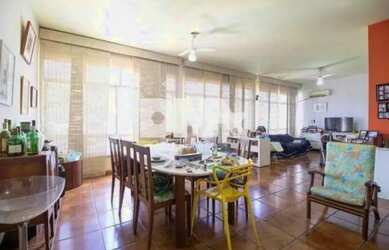 Imagem: O apartamento na cobertura possui 4 Dormitórios, 3 Banheiros