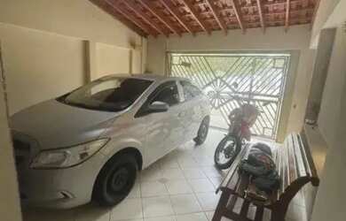 Imagem: A casa possui 2 Dormitórios, 1 Banheiro e está localizado