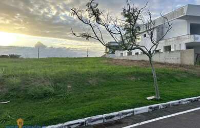 Imagem: O terreno possui 609m² de Área e está localizado em Santa