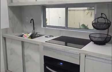 Imagem: A casa em condomínio possui 2 Dormitórios, 2 Banheiros, 2