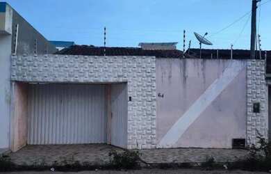 Imagem: A casa possui 1 Dormitório, 1 Banheiro, 1 Vaga na garagem