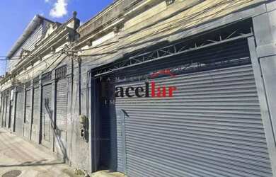 Imagem: O depósito possui 3 Vagas na garagem, 300m² de Área, Imóvel