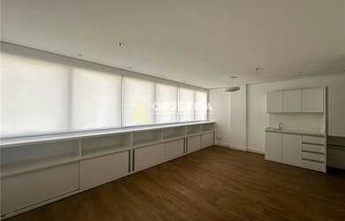 Imagem: O depósito possui 1 Vaga na garagem e 34m² de Área e está