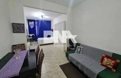 Imagem: O apartamento possui 1 Dormitório, 1 Banheiro, 50m² de Área