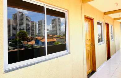 Imagem: O apartamento possui 1 Dormitório, 1 Banheiro, 1 Vaga na garagem