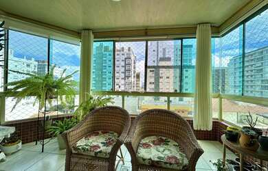 Imagem 6: Apartamento 1 dormitório, sacada, de frente, churrasqueira, box, no Bairro...