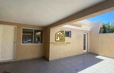 Imagem: A casa possui 2 Dormitórios, 1 Banheiro, 2 Vagas na garagem