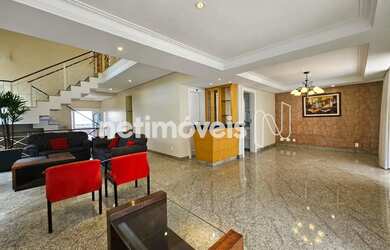 Imagem: A casa em condomínio possui 4 Dormitórios, 5 Banheiros, 4