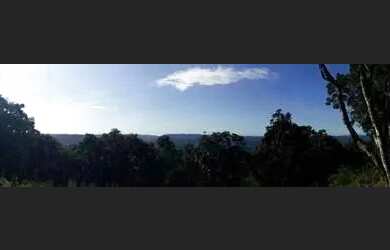 Imagem 15: Área de terras com vista deslumbrante para o vale e montanhas. Linha...