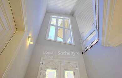 Imagem 5: Casa reformada com lazer ensolarado e ambientes integrados