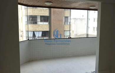 Imagem: O apartamento possui 4 Dormitórios, 1 Banheiro, 1 Vaga na garagem