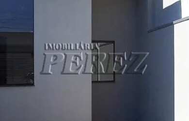 Imagem: A casa possui 3 Dormitórios, 1 Banheiro, 1 Vaga na garagem