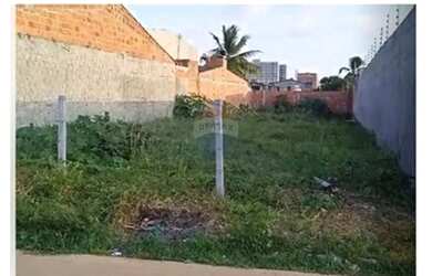 Imagem: O terreno possui 400m² de Área, Imóvel novo e está localizado